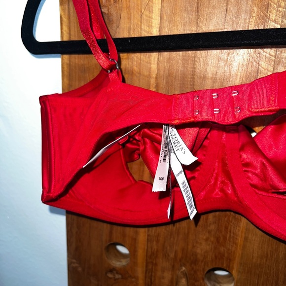 🆕 Victoria’s Secret Wicked Peekaboo Cup Bow Balconette Bra - Picture 9 of 10